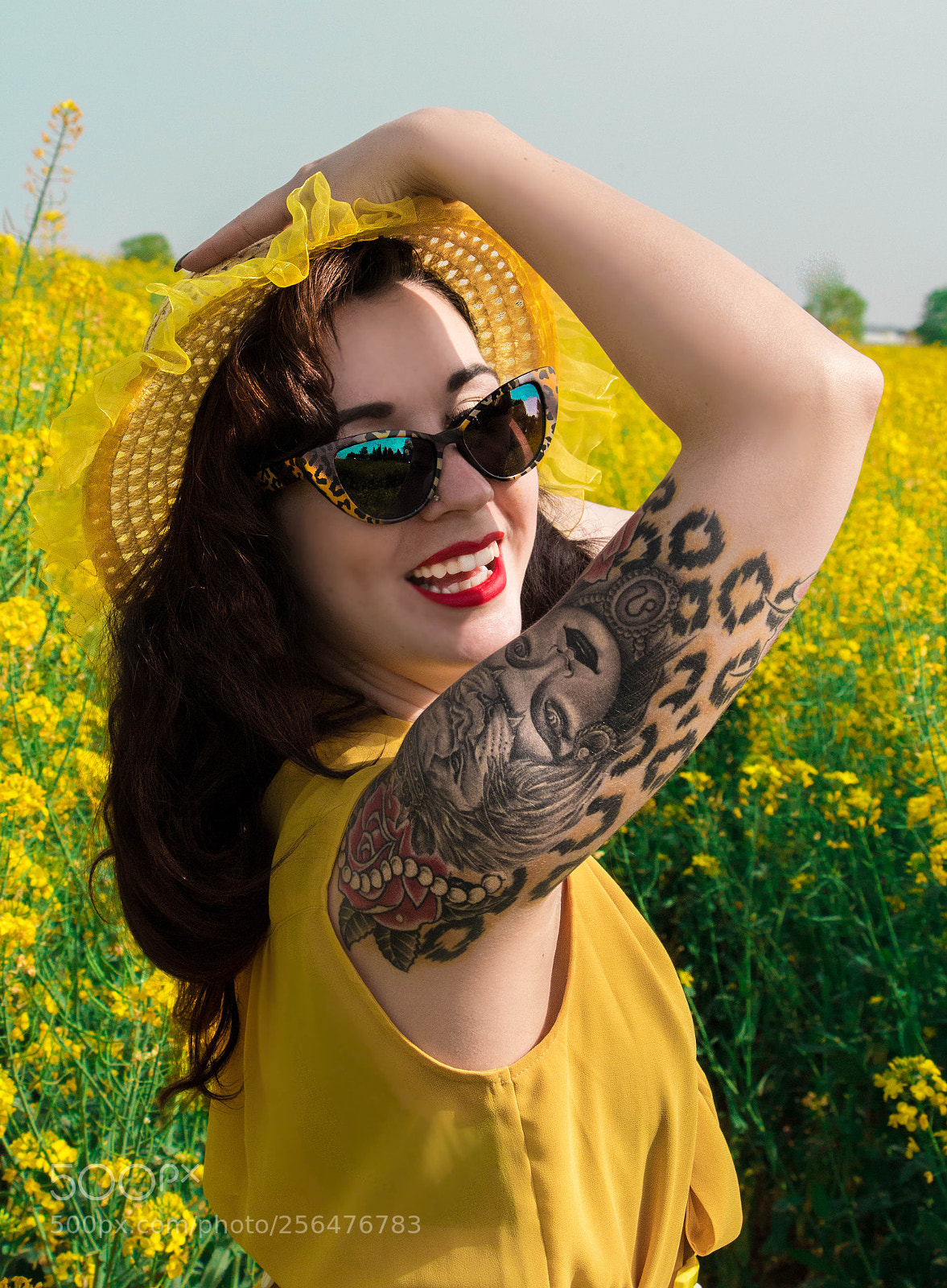 Canon EOS 70D sample photo. Smile in colza photography