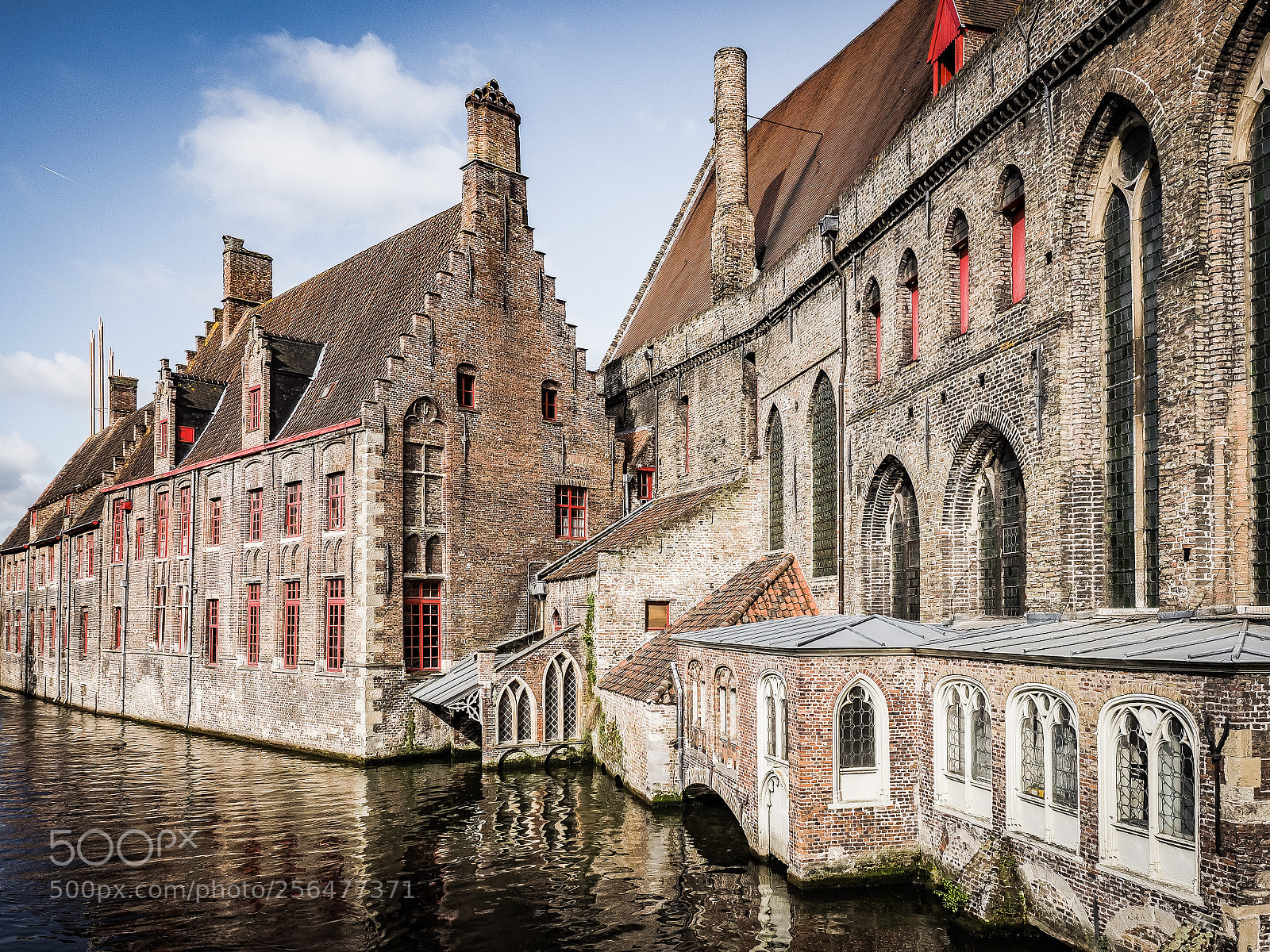 Olympus OM-D E-M1 Mark II sample photo. House on the water photography