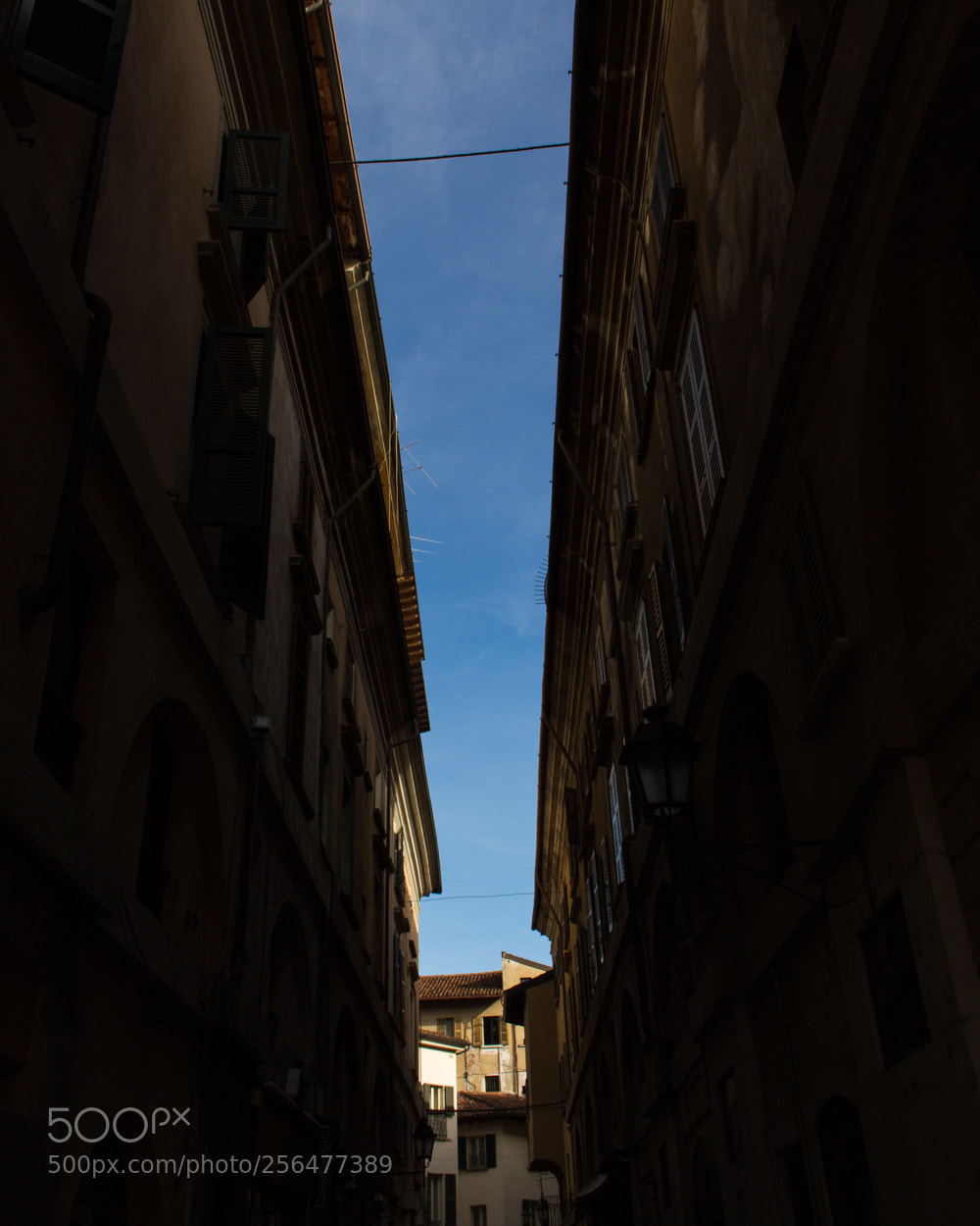 Canon EOS 700D (EOS Rebel T5i / EOS Kiss X7i) sample photo. Blue line photography
