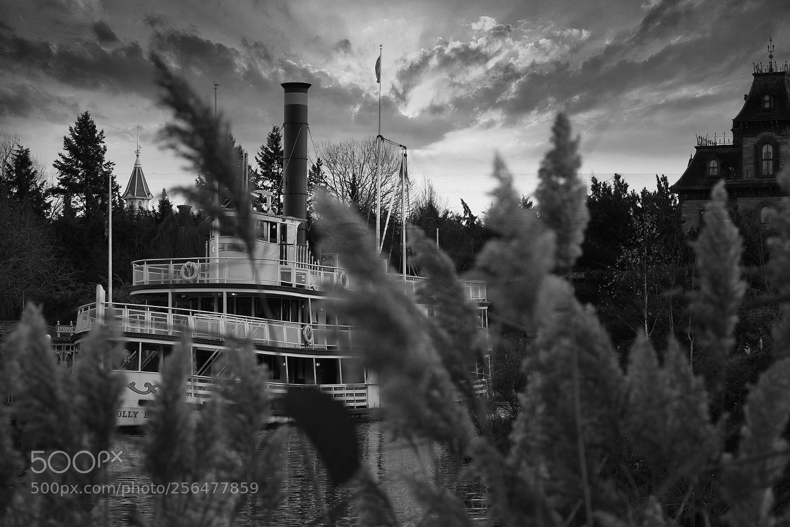 Canon EOS 550D (EOS Rebel T2i / EOS Kiss X4) sample photo. Old time steam boat photography