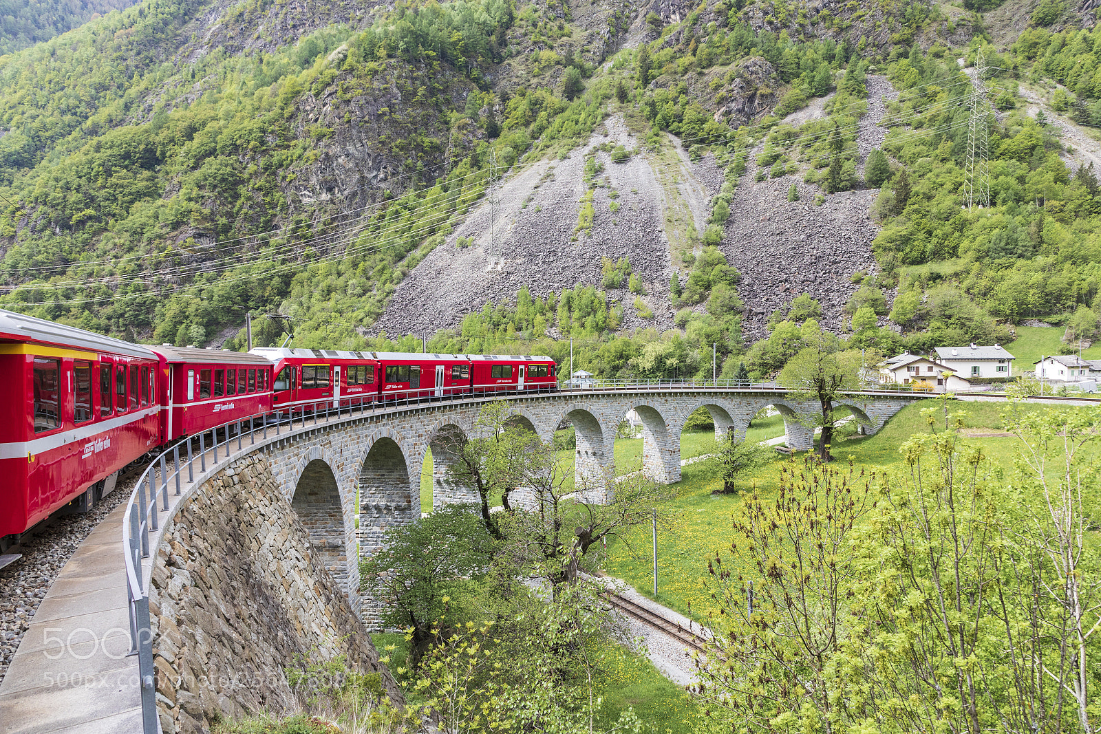 Canon EOS 5D Mark IV sample photo. Bernina train, trenino rosso photography