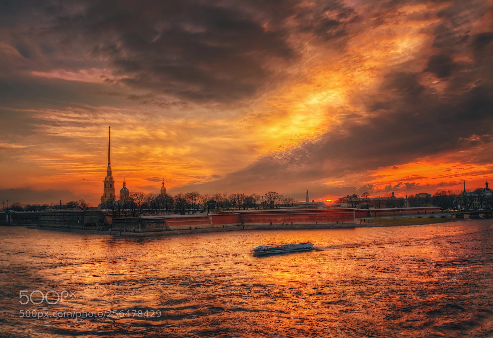 Olympus OM-D E-M5 II sample photo. Evening petersburg. peter-pavel's fortress. photography