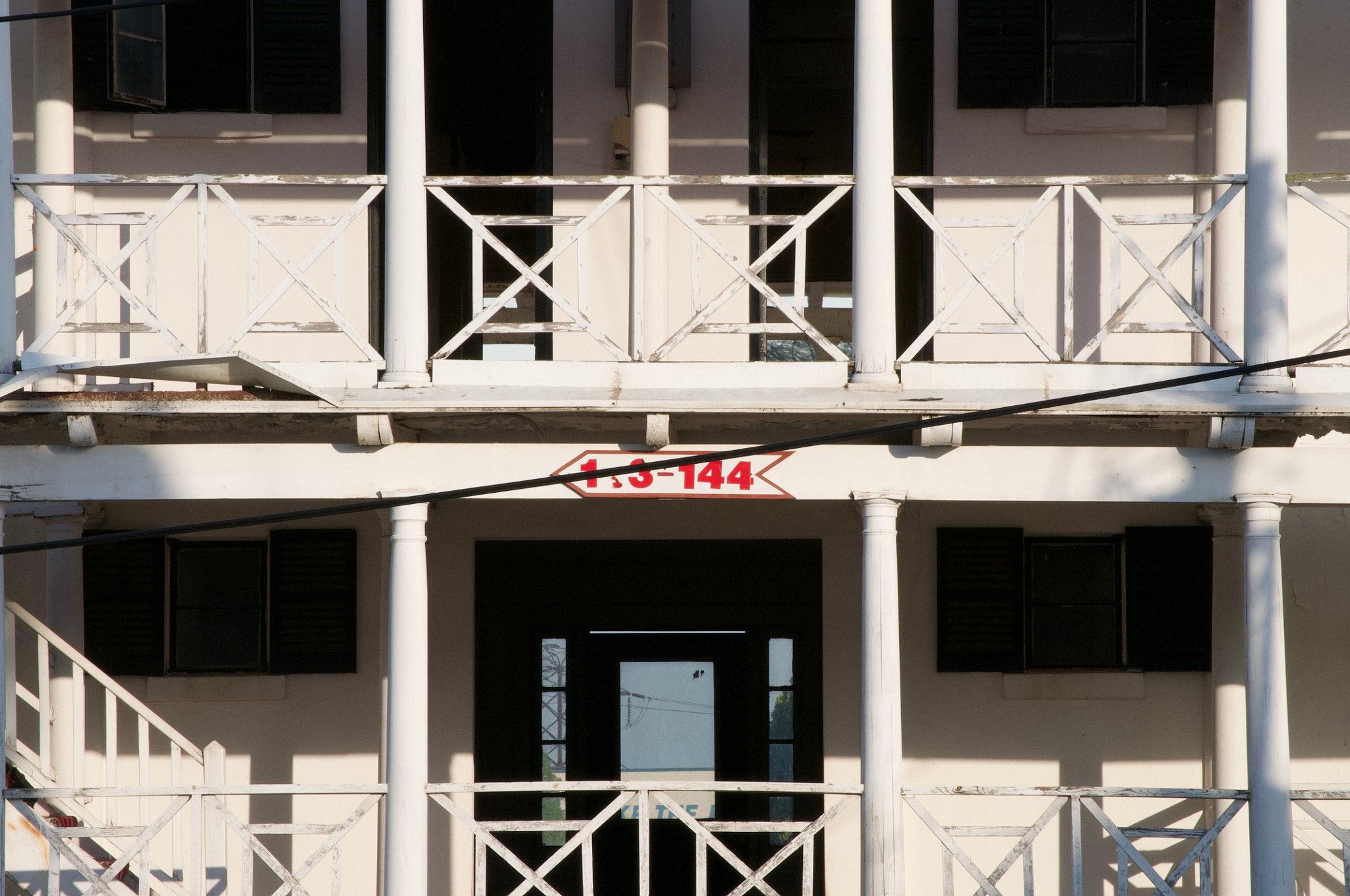 Nikon D5000 sample photo. Life and death in a motel photography