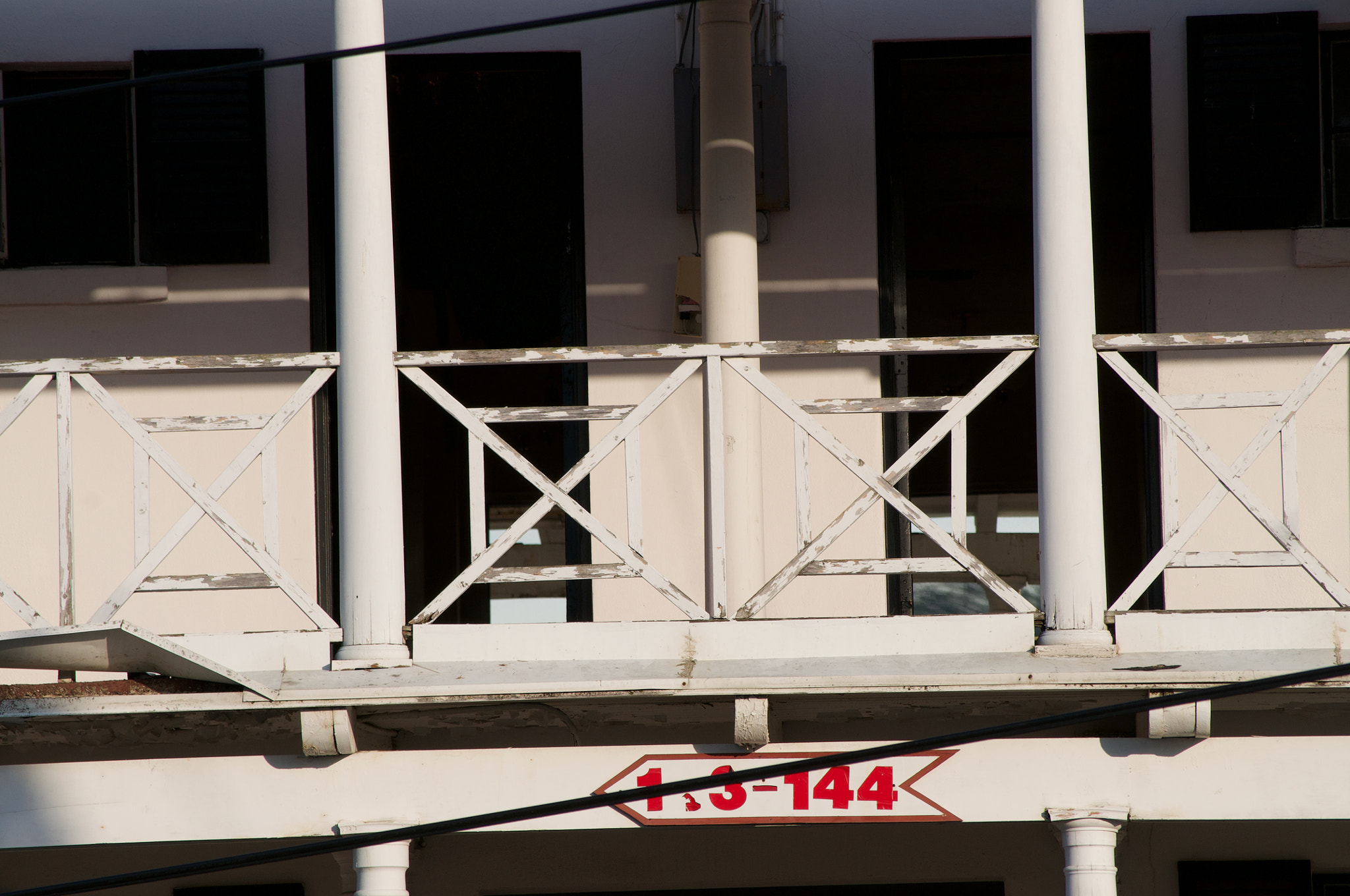 Nikon D5000 sample photo. Life and death in a motel photography