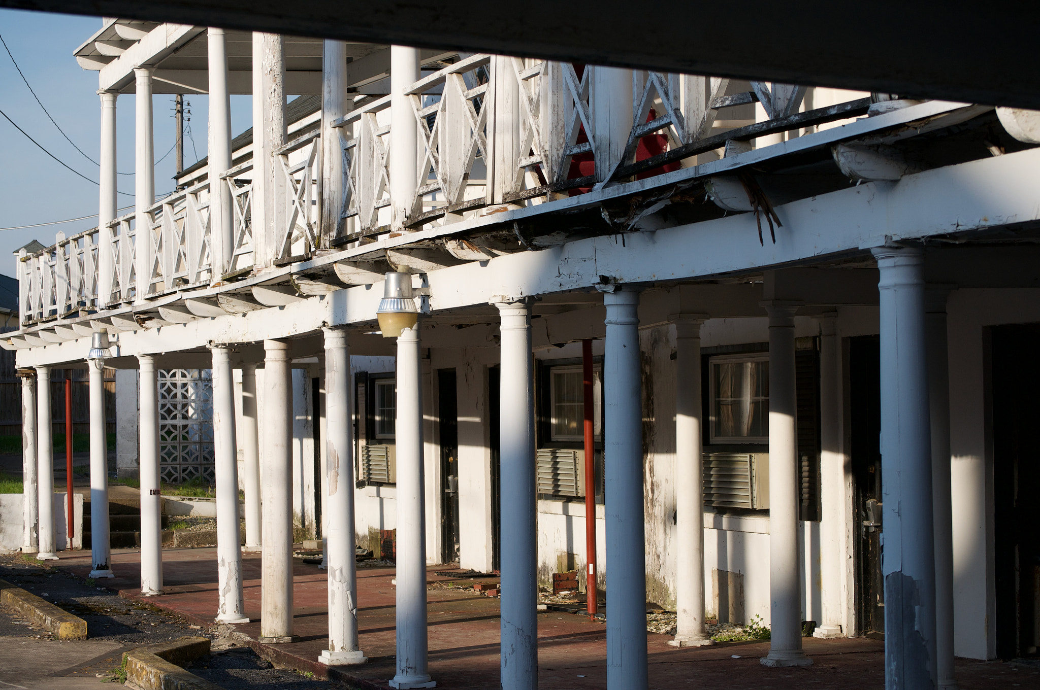Nikon D5000 sample photo. Life and death in a motel photography