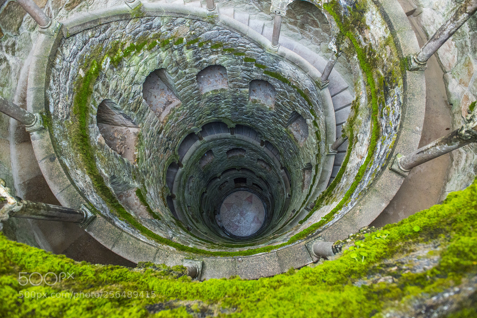 Nikon D800 sample photo. Quinta da regaleira well photography