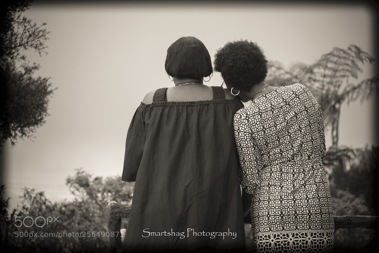Nikon D610 sample photo. Mothers love...always a shoulder photography