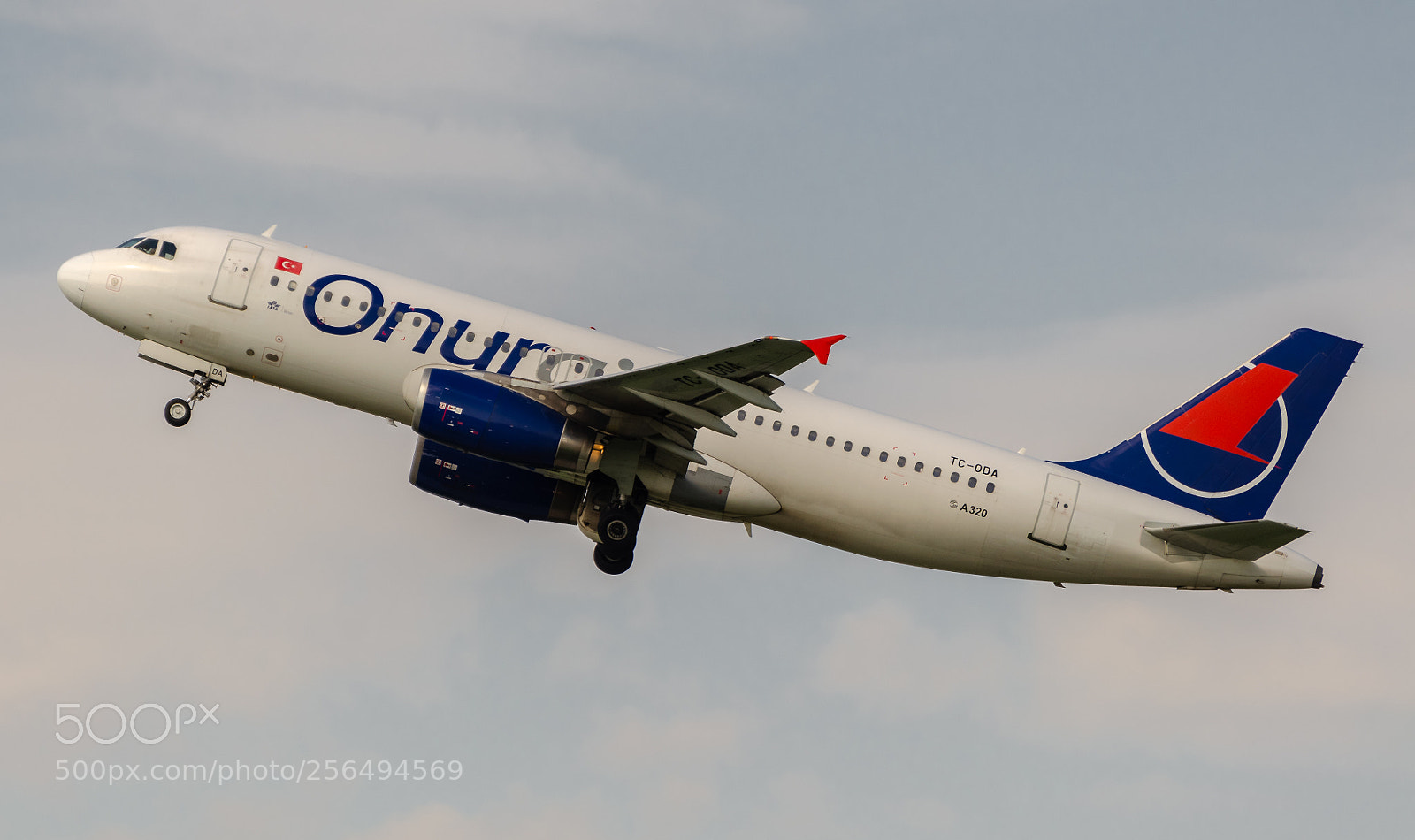 Nikon D5100 sample photo. Airbus a320-233 tc-oda onur photography