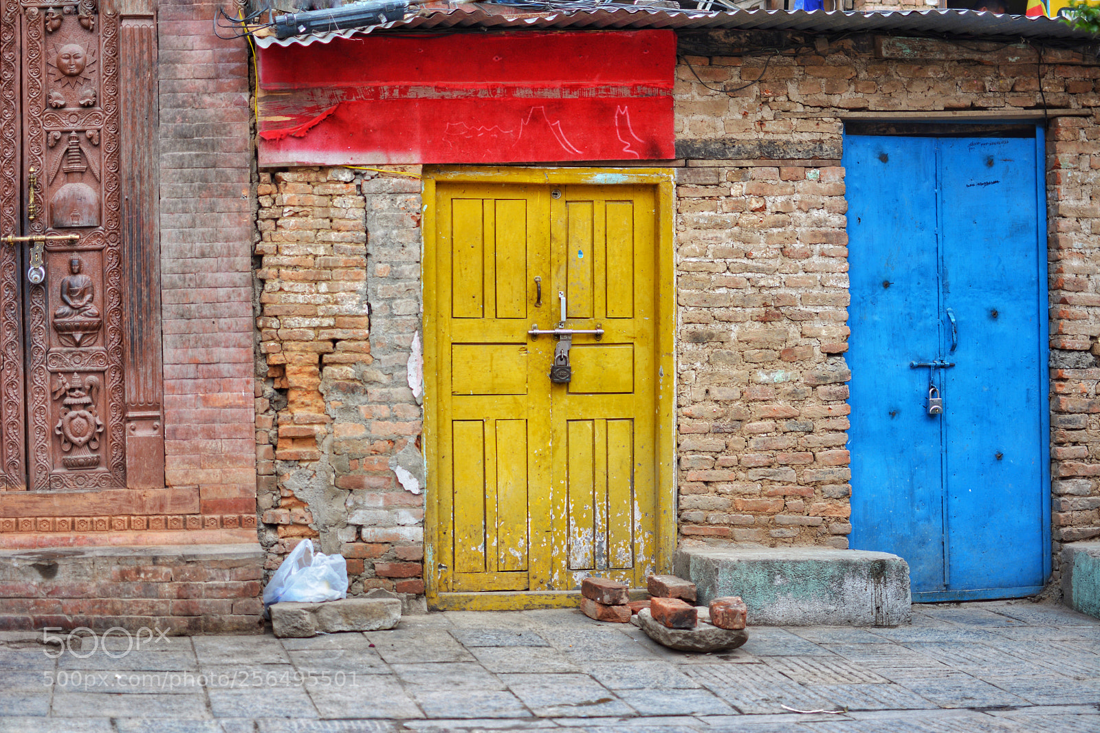 Nikon D5200 sample photo. The three doors photography
