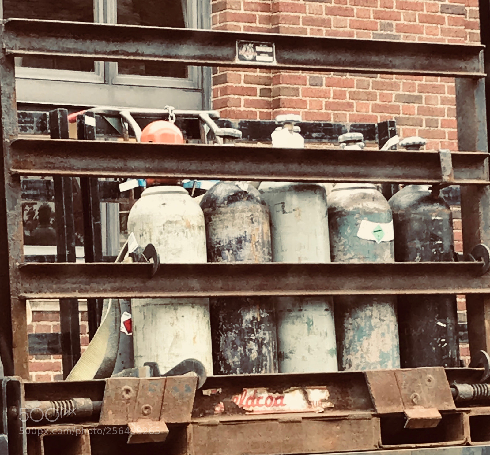 Apple iPhone 7 sample photo. On the road photography