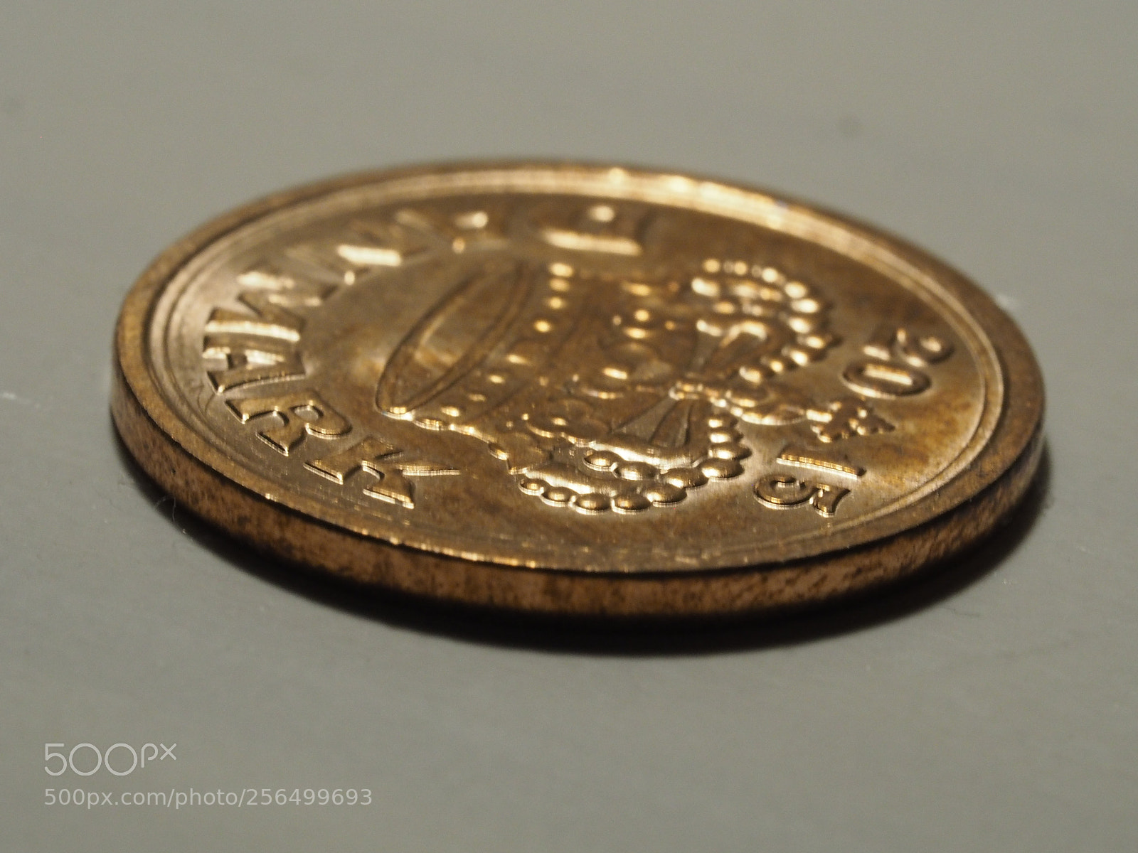 Olympus PEN E-PL7 sample photo. The smallest of coins ... photography