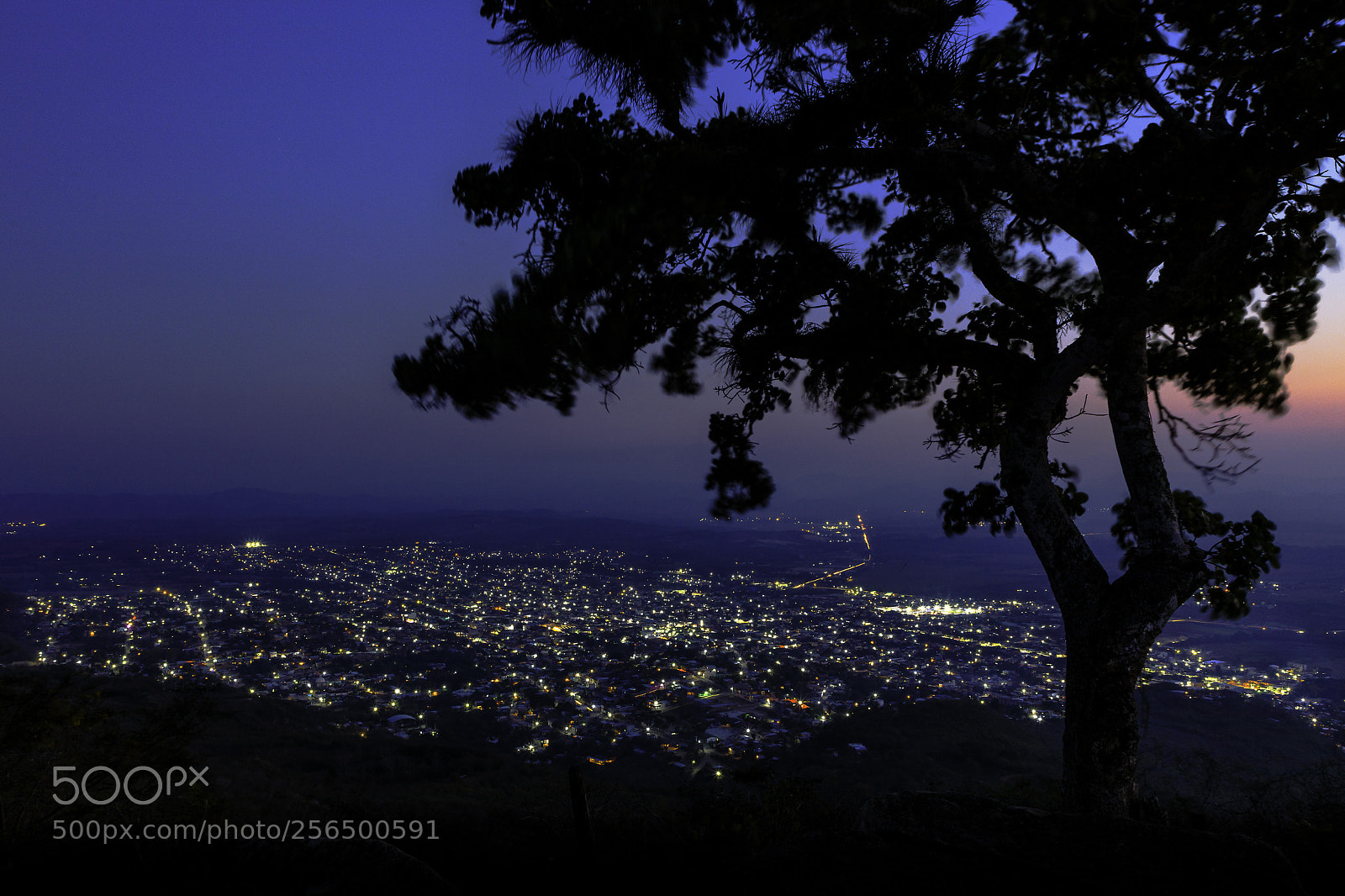 Canon EOS 5D Mark IV sample photo. La hora azul en photography