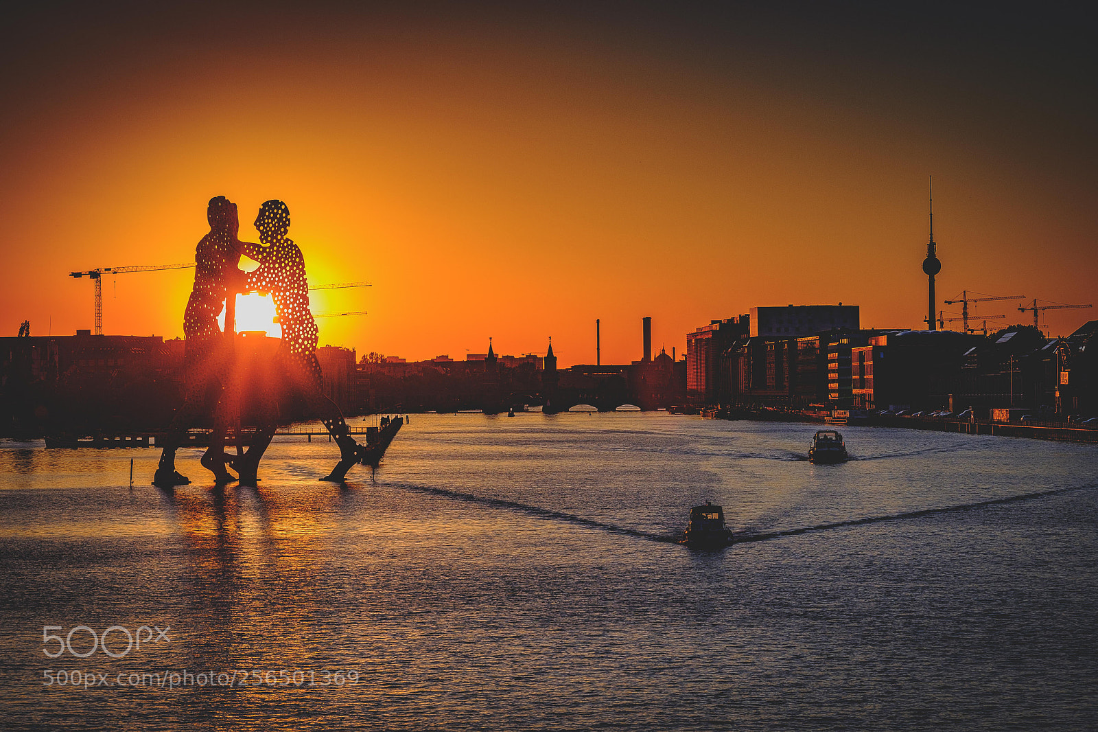 Fujifilm X-T20 sample photo. Berlin macht feierabend photography