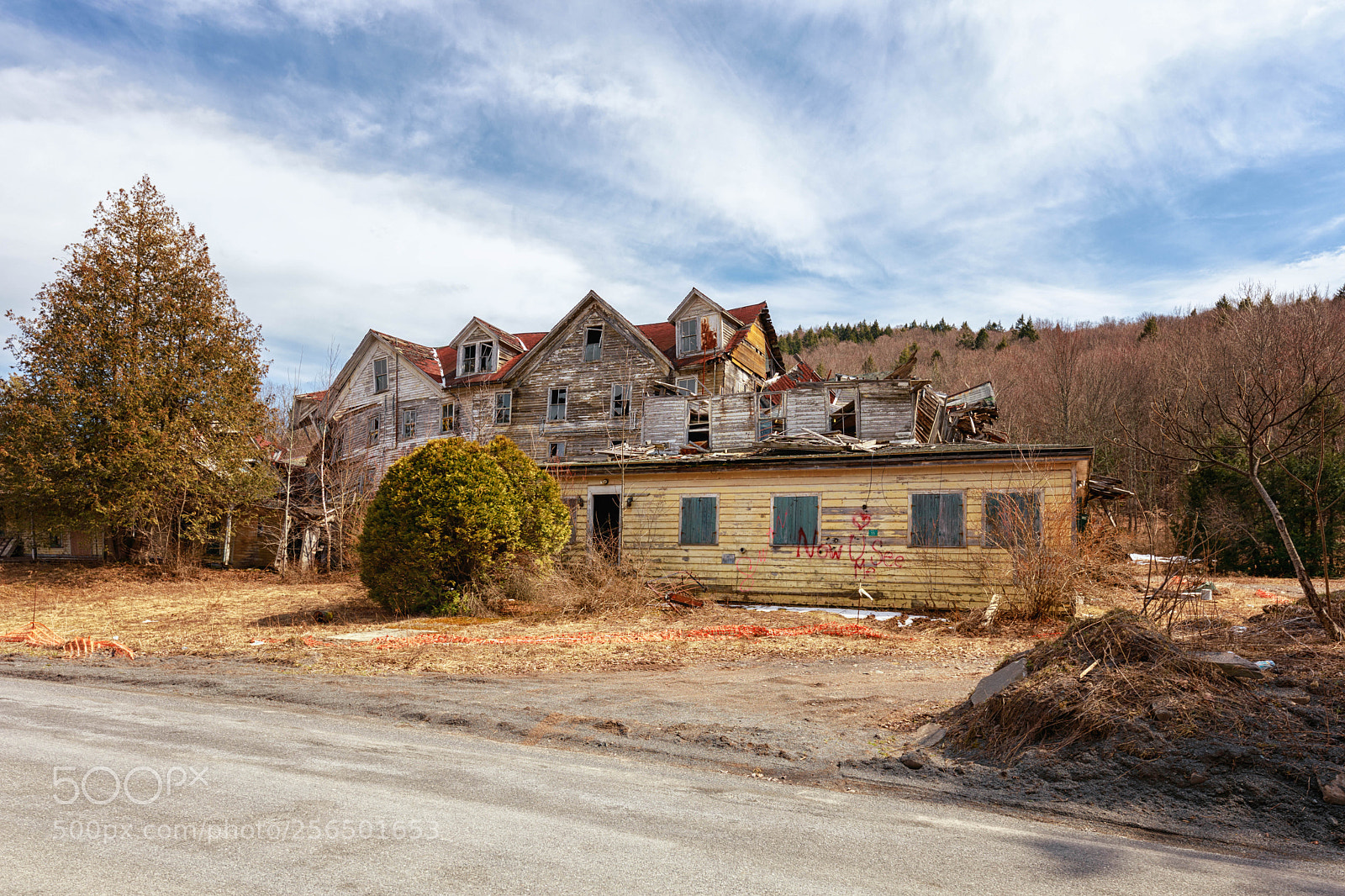 Canon EOS 5D Mark IV sample photo. The cold spring house photography