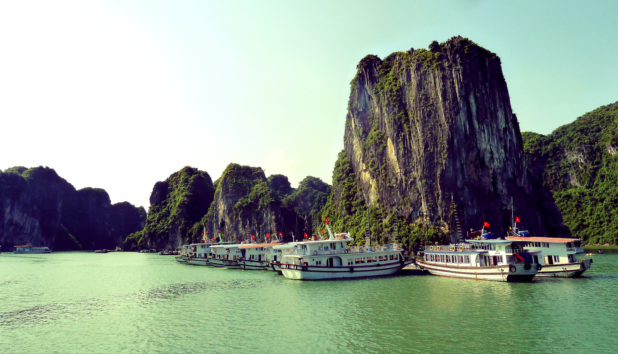 Panasonic Lumix DMC-ZS5 (Lumix DMC-TZ8) sample photo. Halong bay photography