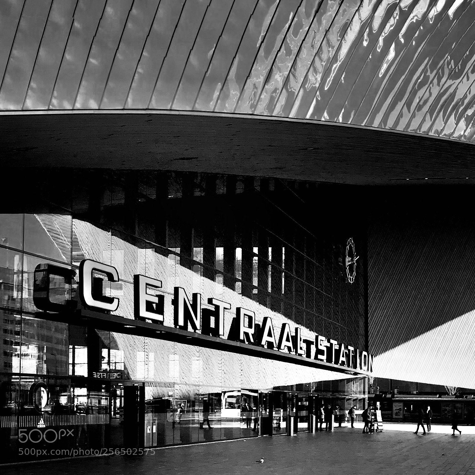 Apple iPhone 7 sample photo. Central station photography