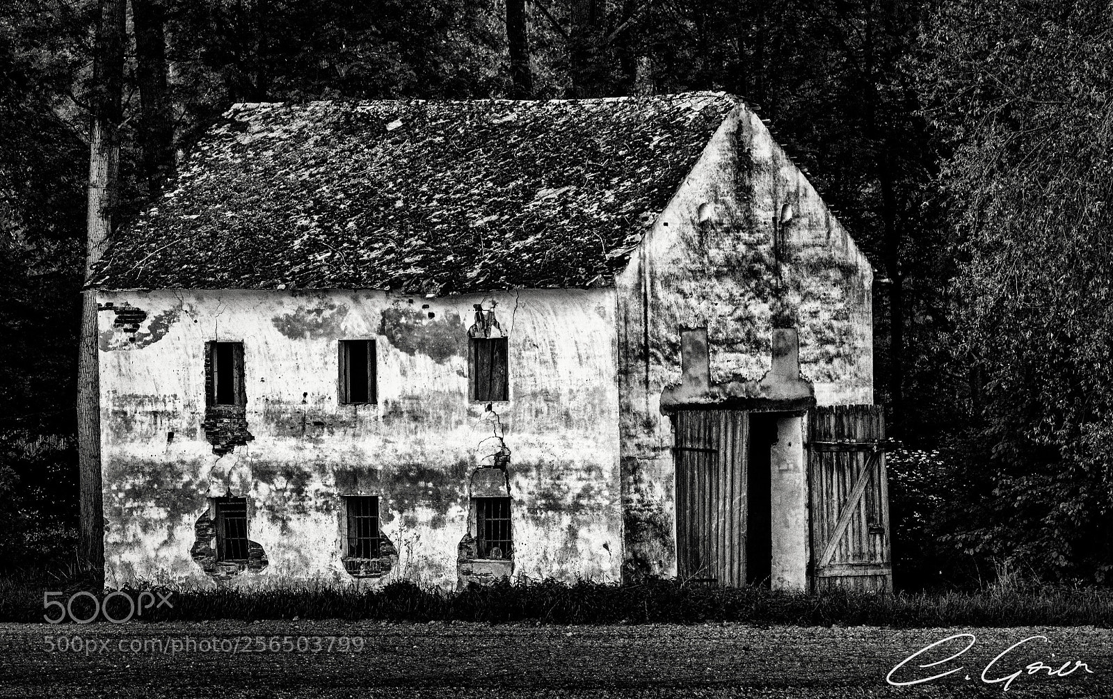 Canon EOS 77D (EOS 9000D / EOS 770D) sample photo. The old barn photography