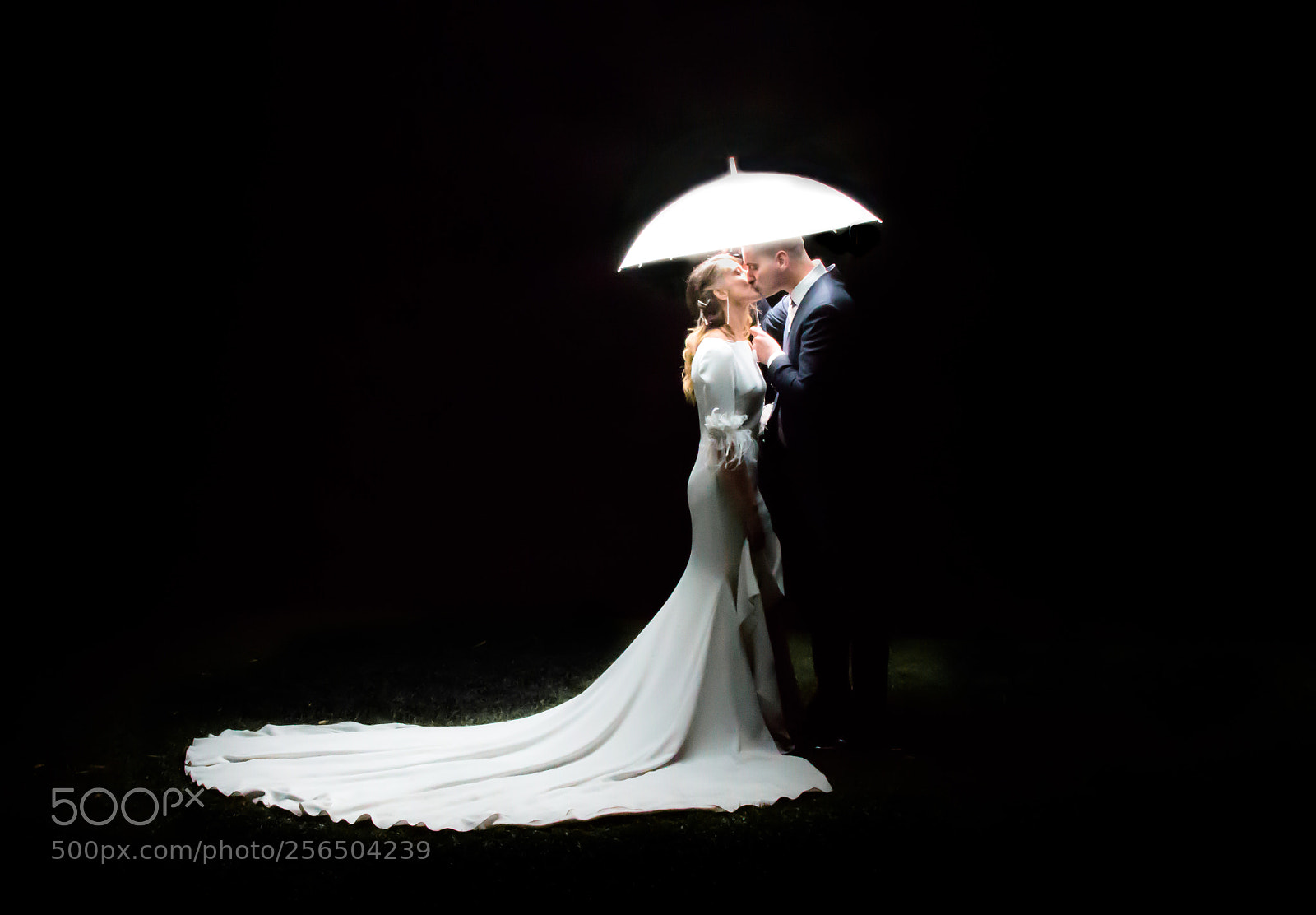 Canon EOS 70D sample photo. Wedding light photography