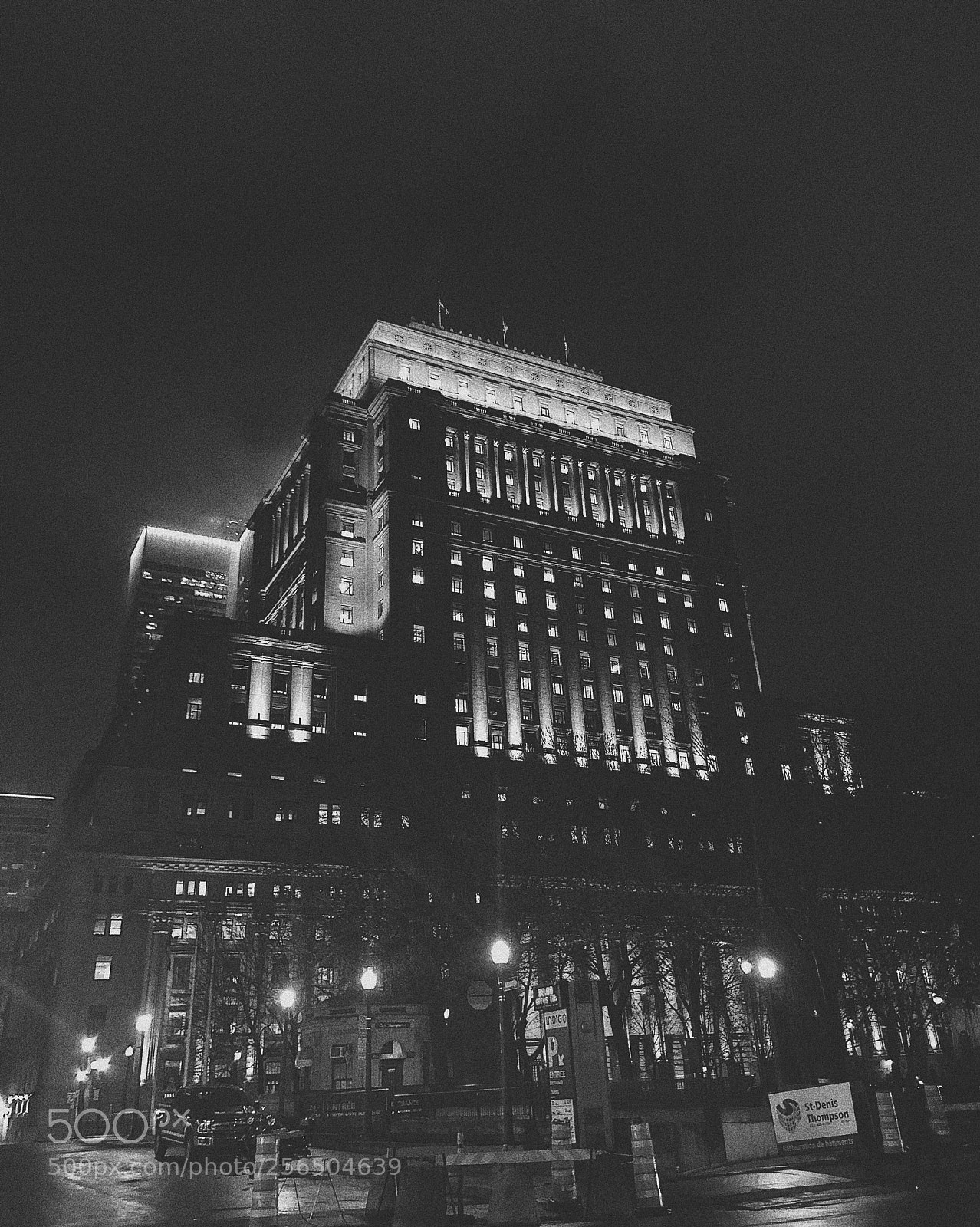 Apple iPhone 8 Plus sample photo. B&w photography