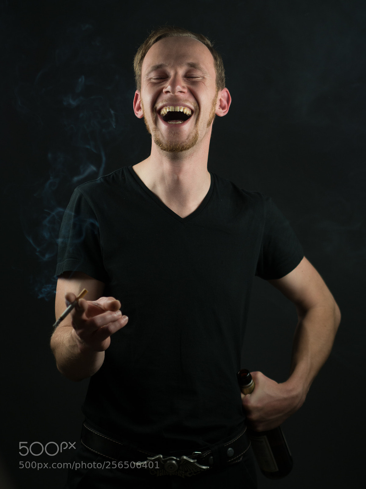 Olympus OM-D E-M10 sample photo. Cigarette, beer and laughs photography