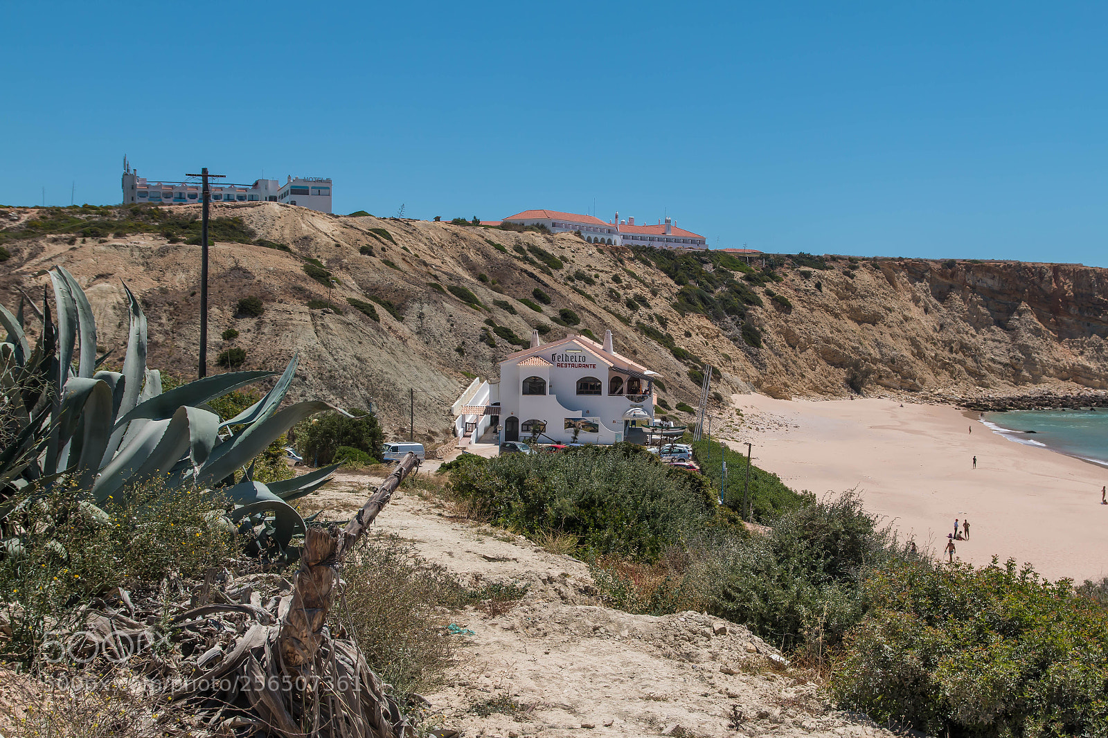 Canon EOS 70D sample photo. Restaurant at the beach photography