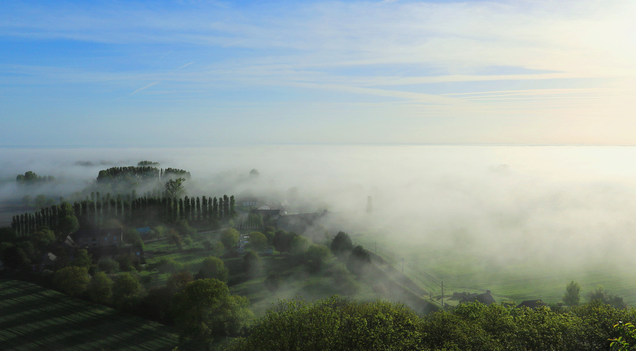 Canon EF 17-40mm F4L USM sample photo. Mist on the country photography