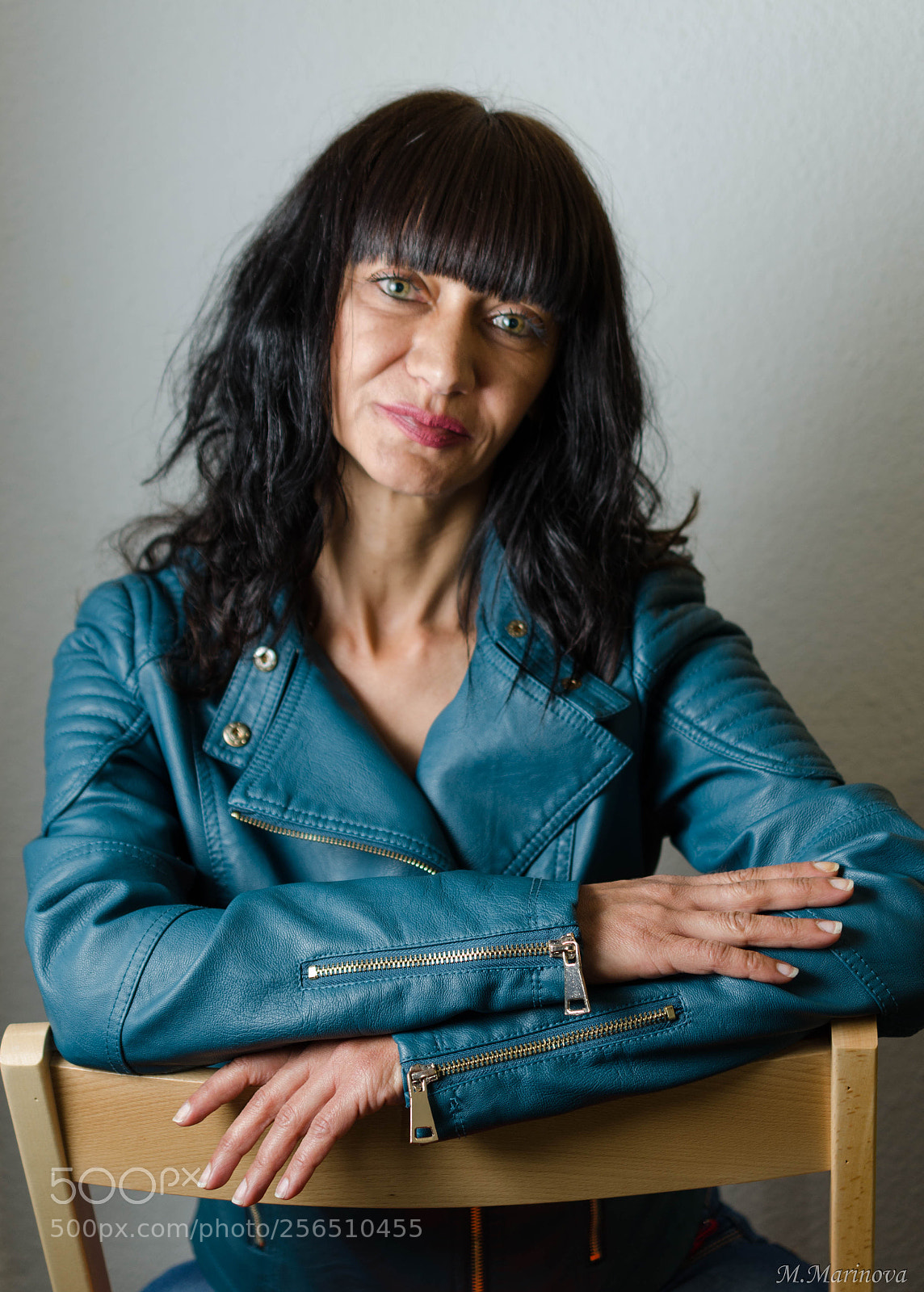 Nikon D7000 sample photo. Woman in chair photography