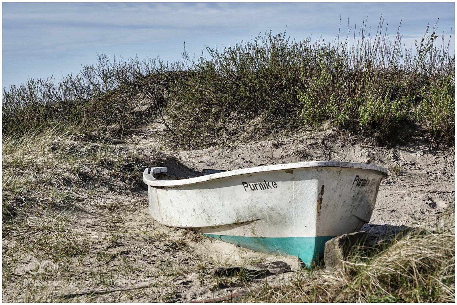 Sony a6000 sample photo. Boat at the beach photography
