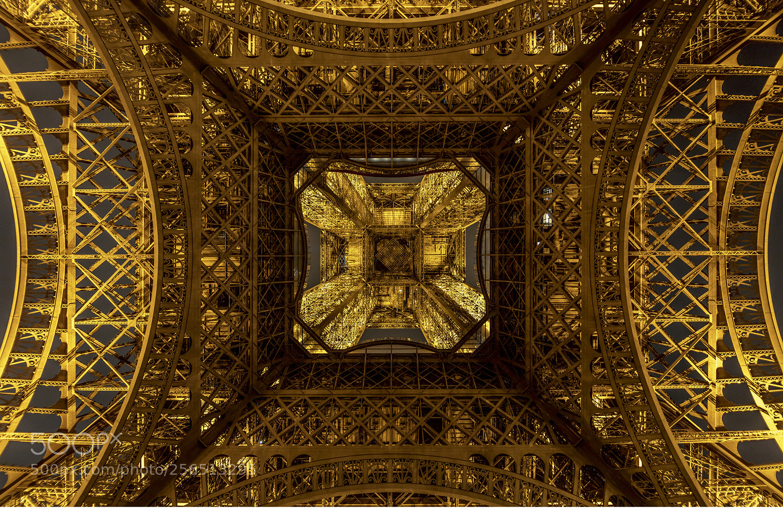 Canon EOS 5DS R sample photo. Sous la jupe de photography