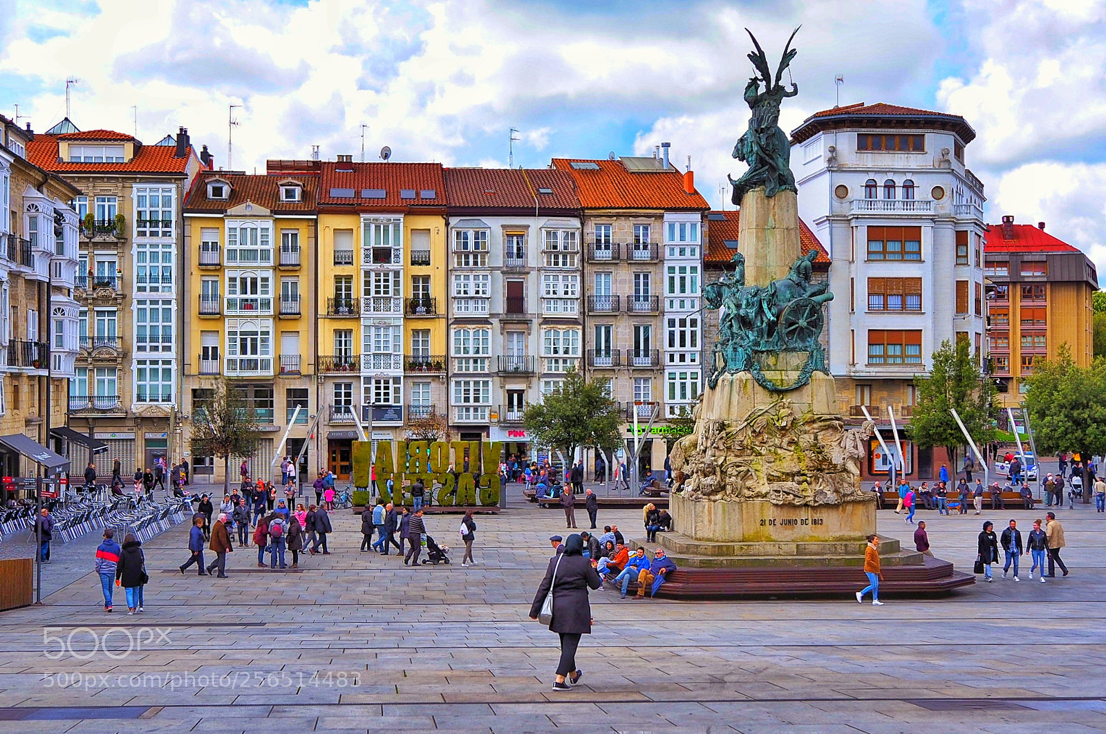 Olympus OM-D E-M10 II sample photo. Vitoria gasteiz photography