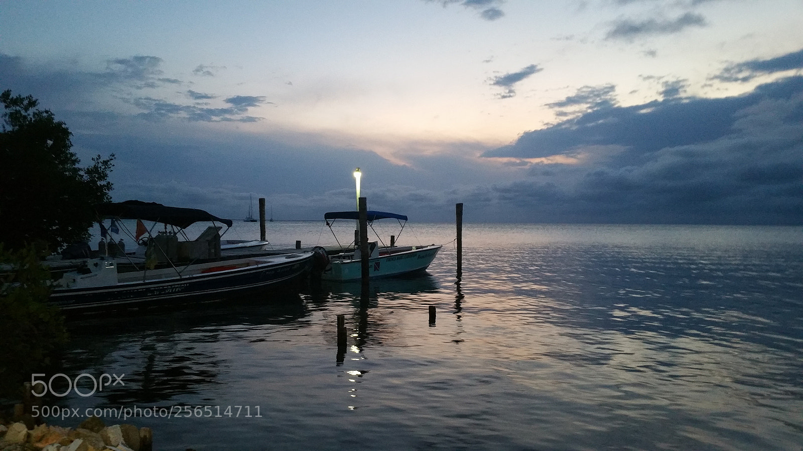 Samsung Galaxy Note4 sample photo. Belize boat photography