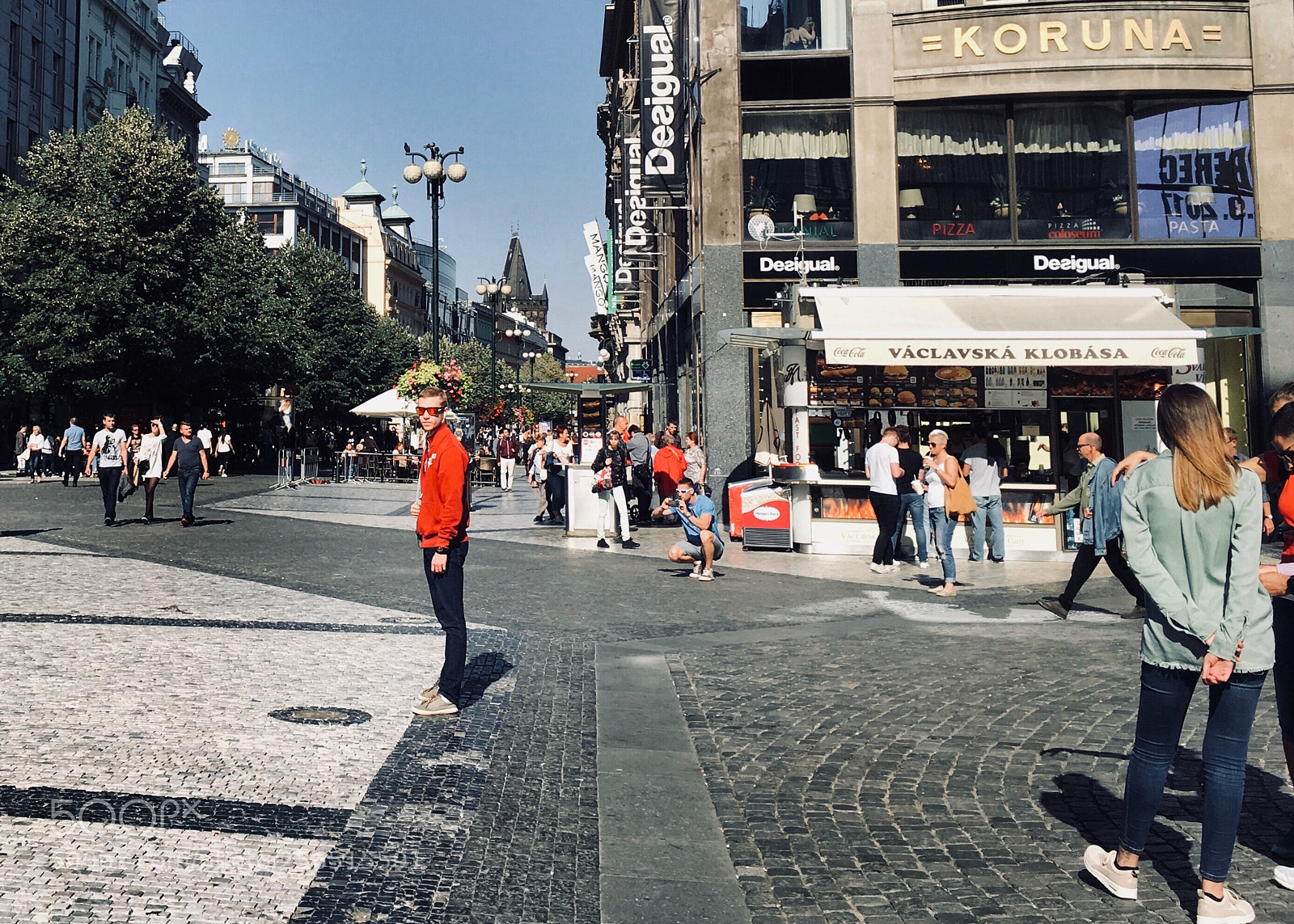 Apple iPhone 6s Plus sample photo. Man in orange photography