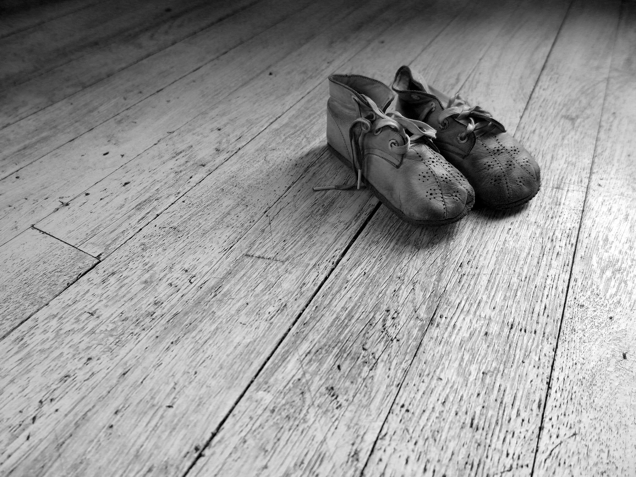 Canon PowerShot G1 X Mark II sample photo. Baby shoes photography