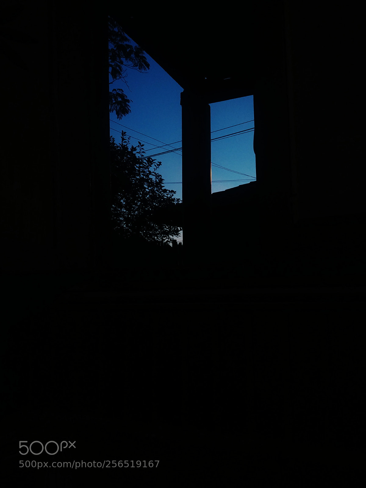 LG G6 sample photo. Blue sky photography