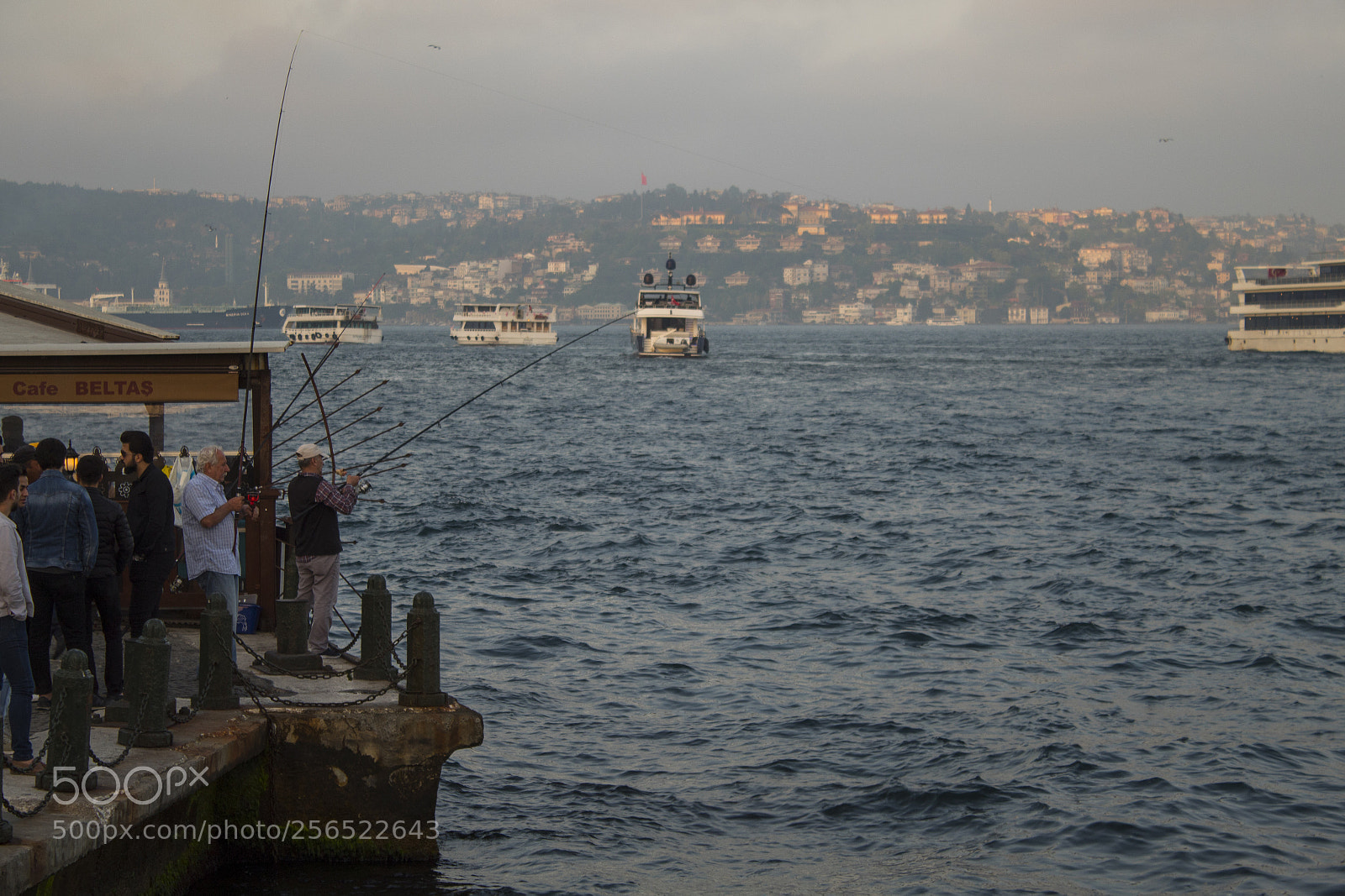 Canon EOS 1300D (EOS Rebel T6 / EOS Kiss X80) sample photo. Fishing under the bosporus photography
