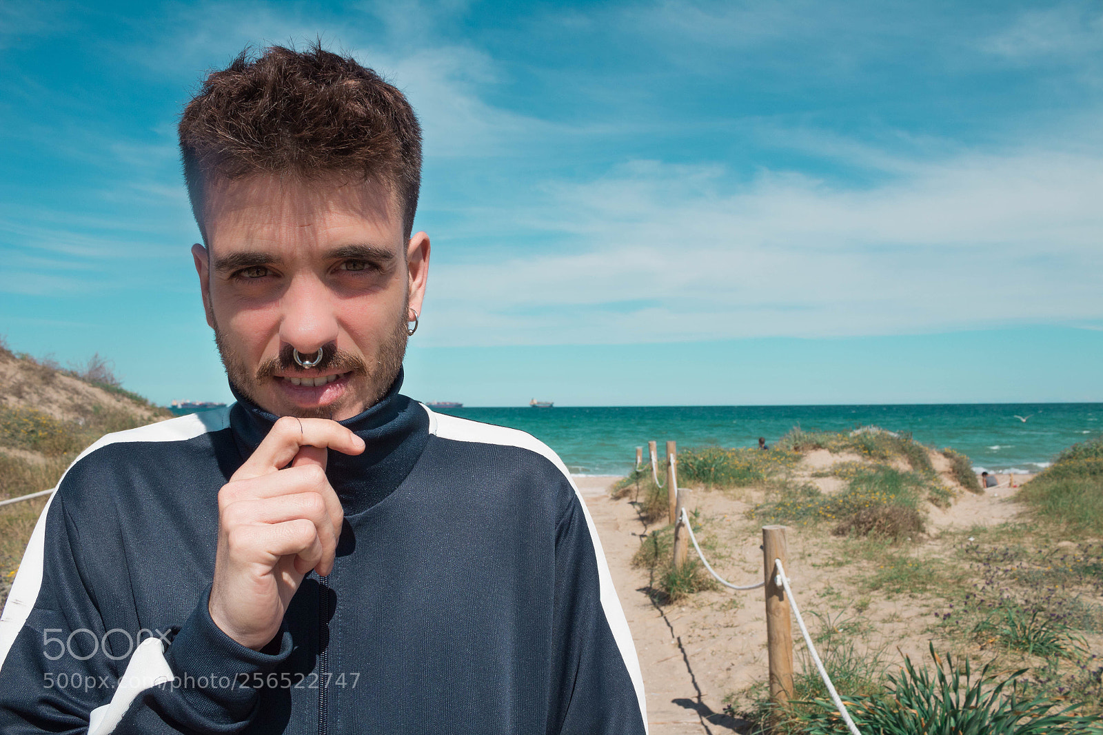Canon EOS 1300D (EOS Rebel T6 / EOS Kiss X80) sample photo. Beach boy photography