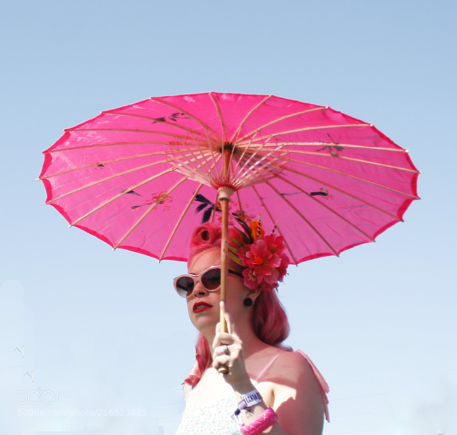 Canon EOS 30D sample photo. Hot pink lady photography