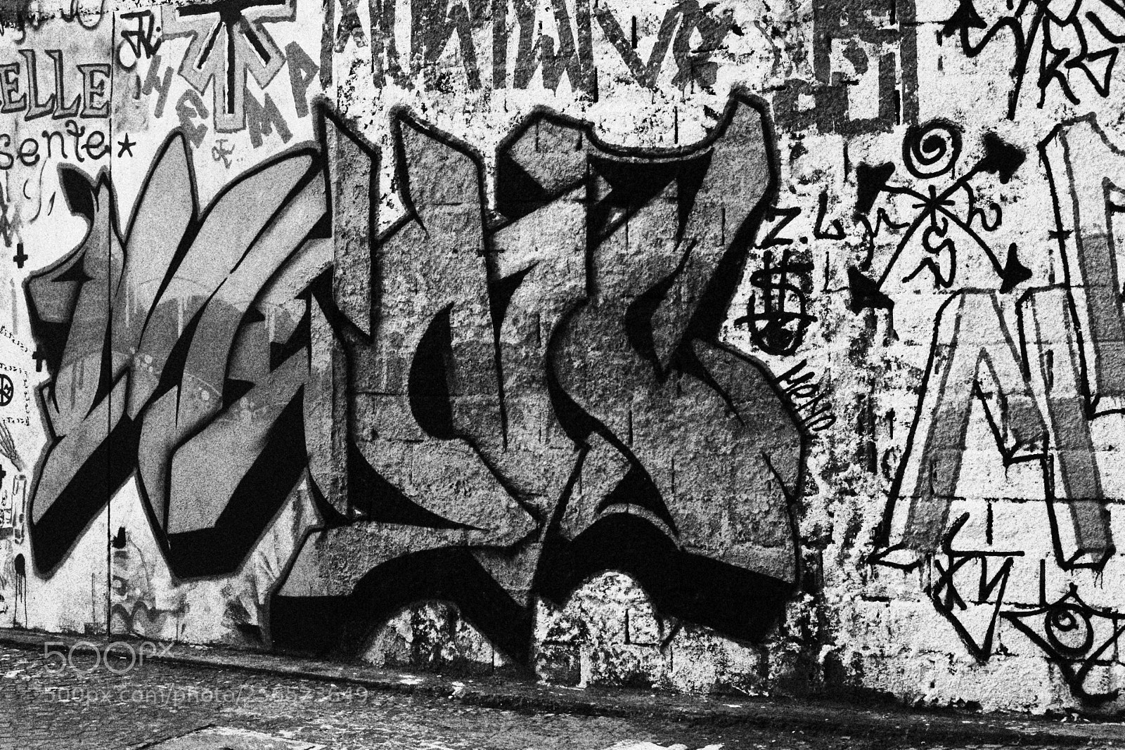 Canon EOS 700D (EOS Rebel T5i / EOS Kiss X7i) sample photo. Classic photography
