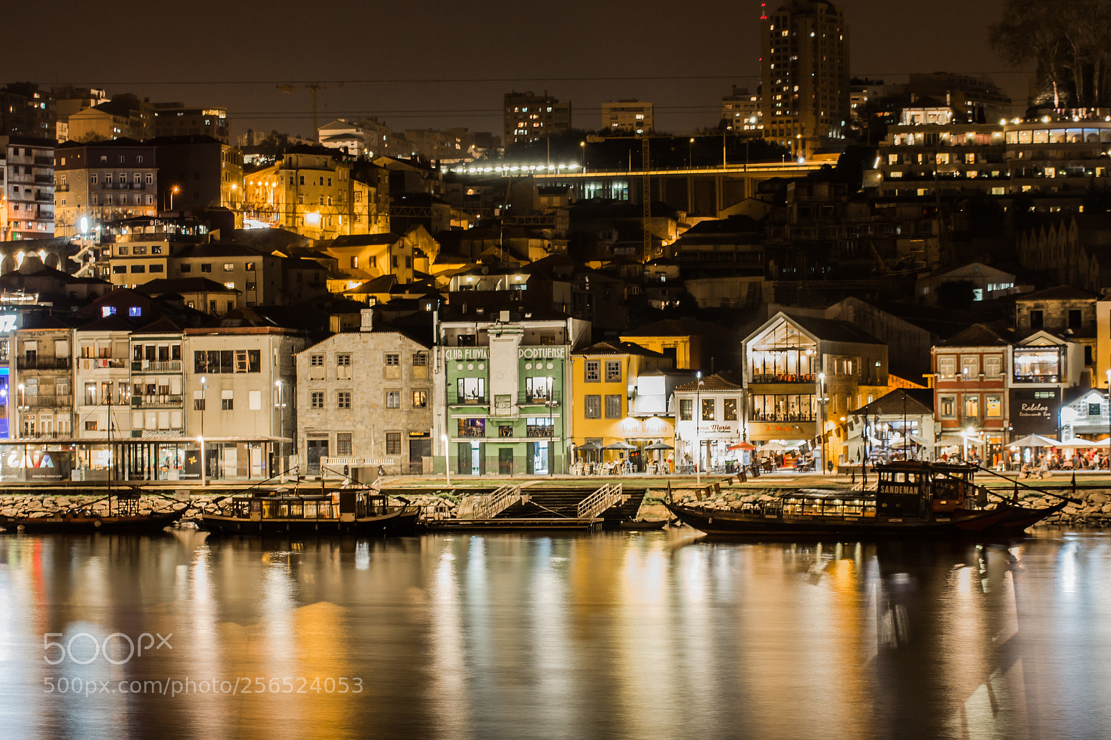 Canon EOS 700D (EOS Rebel T5i / EOS Kiss X7i) sample photo. Porto by night photography