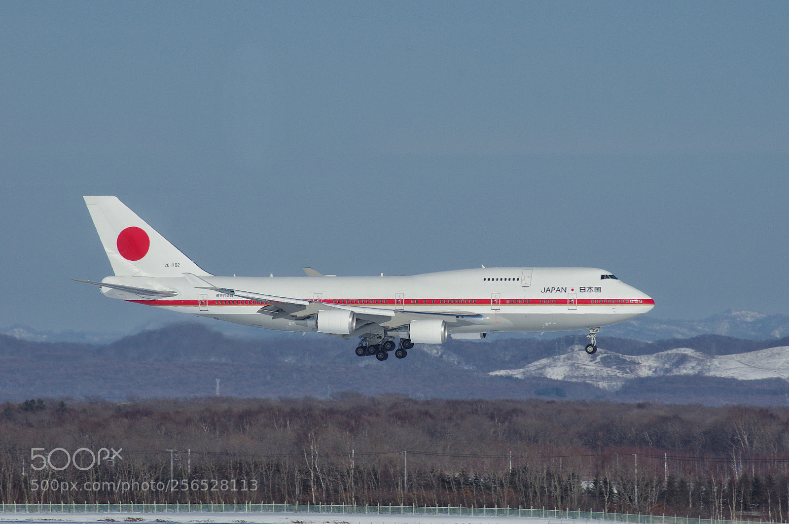 Pentax K-x sample photo. Japanese government plane  photography