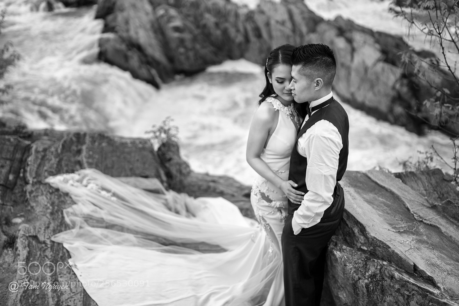 Sony a7R II sample photo. Bride and broom photography