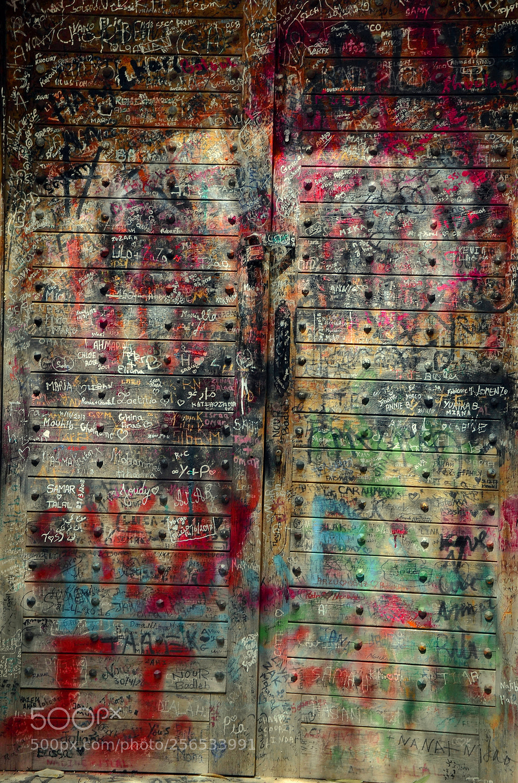 Nikon D7000 sample photo. Writings on the door photography