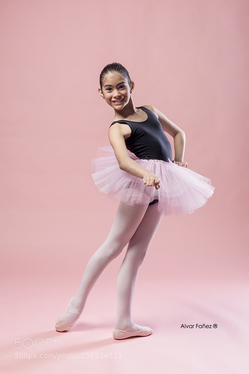 Nikon D810 sample photo. Ballet photoshoot in studio photography