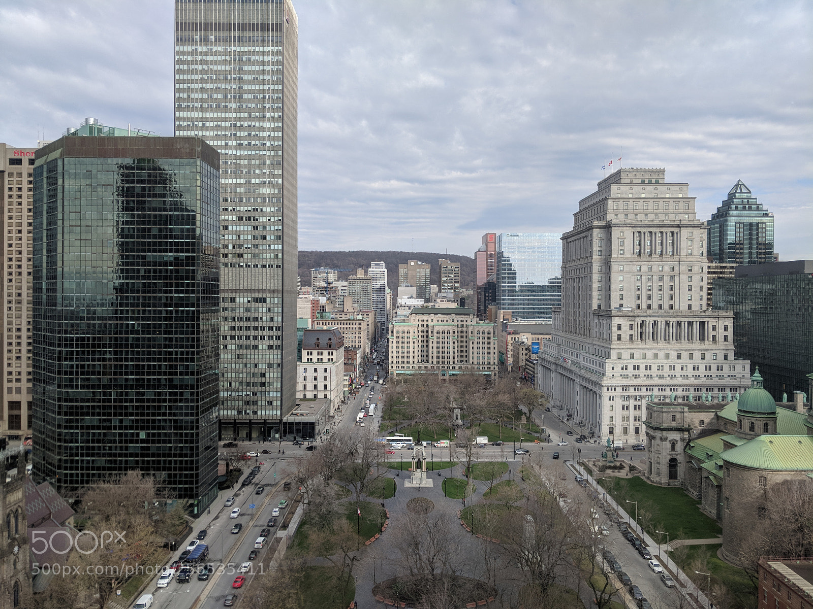Google Pixel 2 XL sample photo. Montreal by day photography