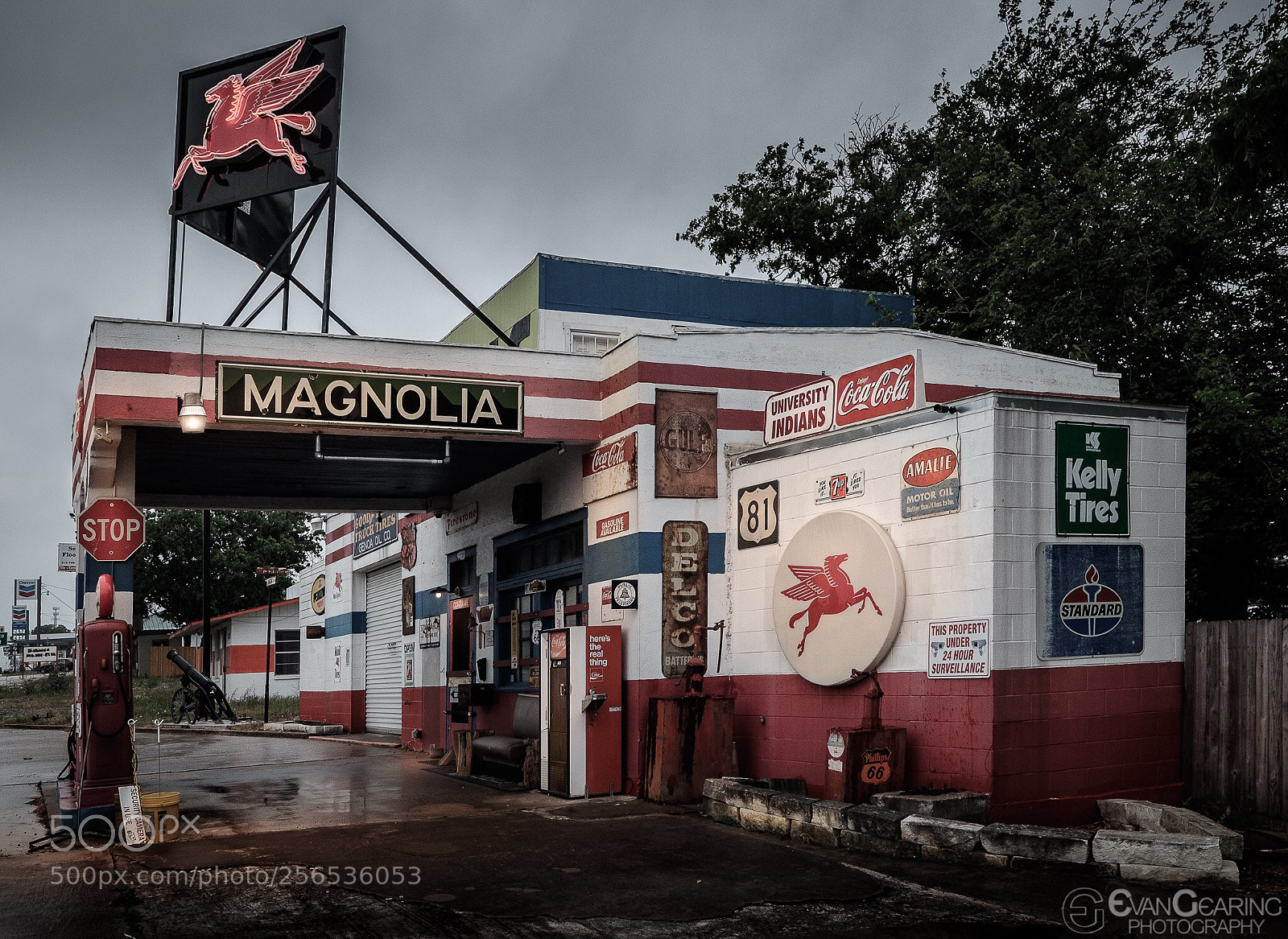 Fujifilm X-T1 sample photo. Magnolia gas station 01 photography