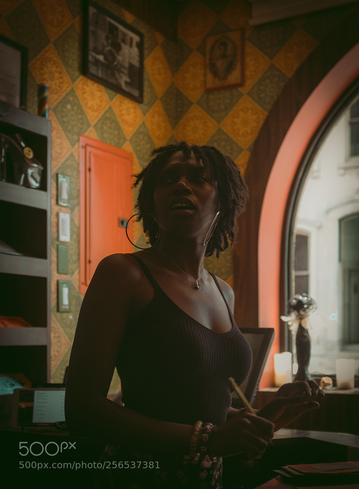 Fujifilm X100F sample photo. Snapping candids photography