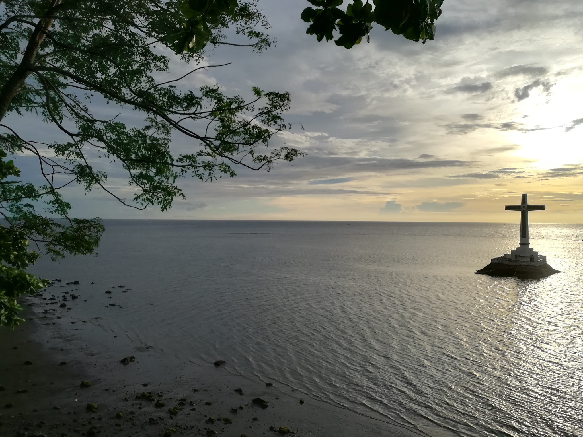HUAWEI GR5 2017 sample photo. Cross in the middle of the sea photography