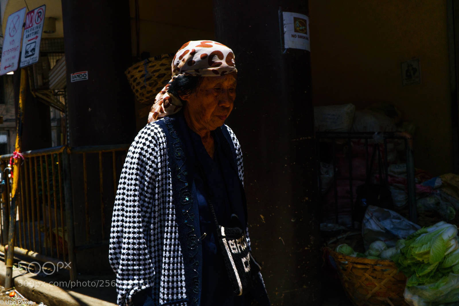 Sony a6300 sample photo. Woman at the market photography