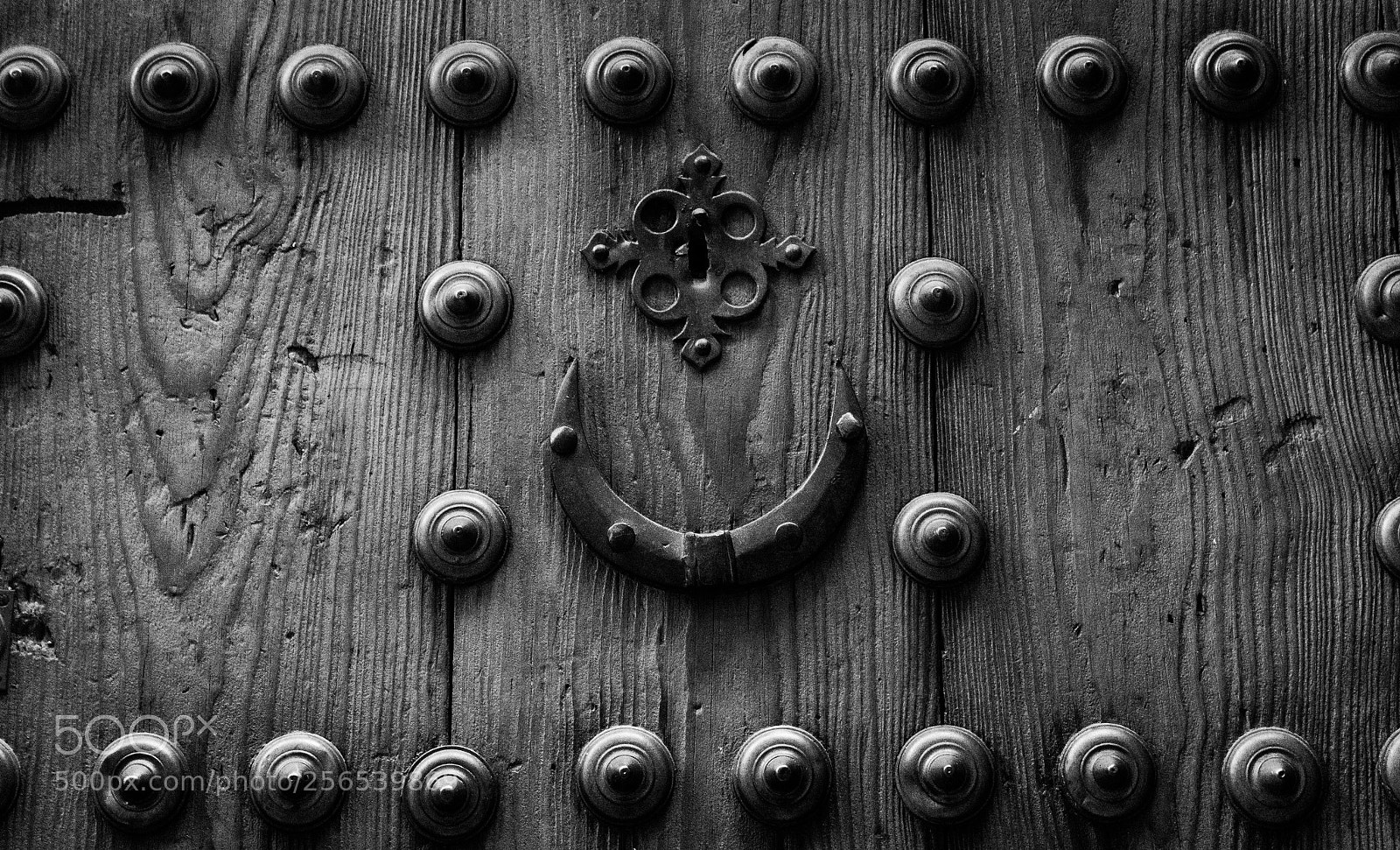 Canon EOS 1200D (EOS Rebel T5 / EOS Kiss X70 / EOS Hi) sample photo. Wood and iron photography