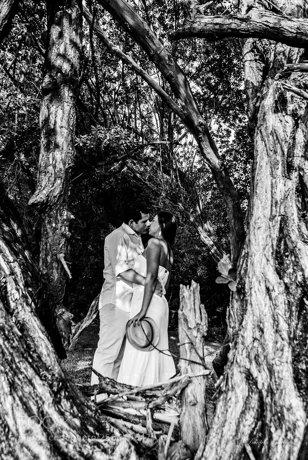 Nikon D3000 sample photo. "don talk just kiss" photography